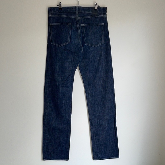 HUGO BOSS | Classic straight leg jeans in Indigo - Picture 11 of 11